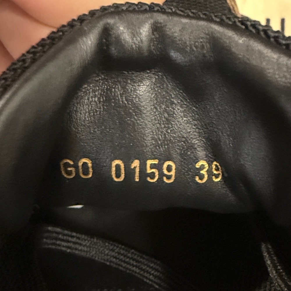 Louis Vuitton sneaks. - Picture 7 of 8
